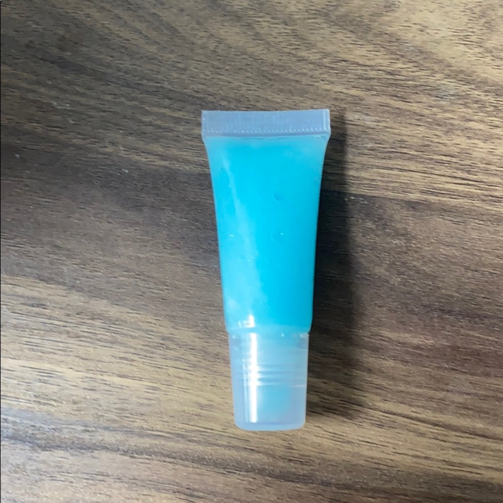 Blue lipgloss